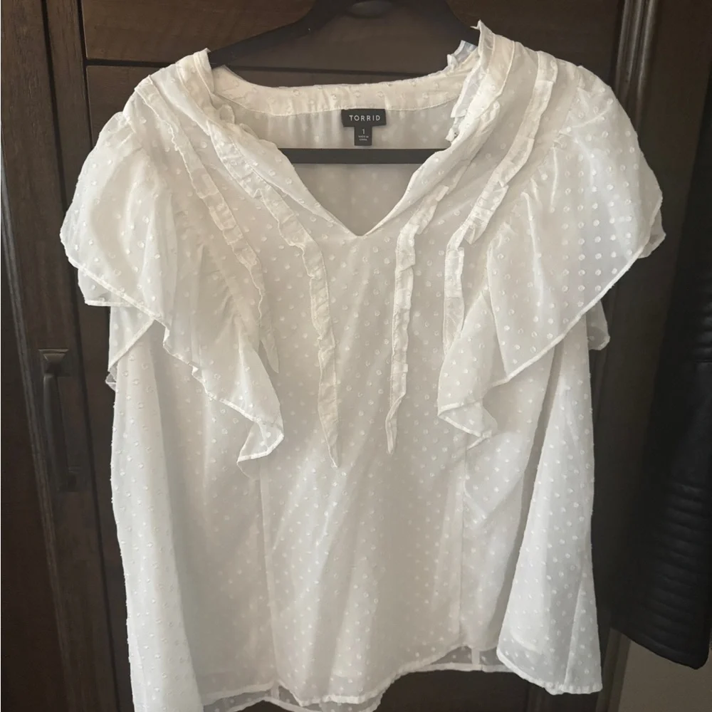 Torrid Ivory Ruffle Blouse - Picture 1 of 2